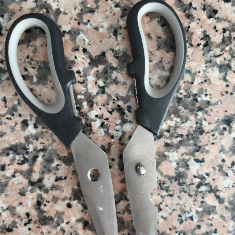 Valetta Mutfak Takımı Makası Kısa Sürede Bozuldu, Değişim Talebi