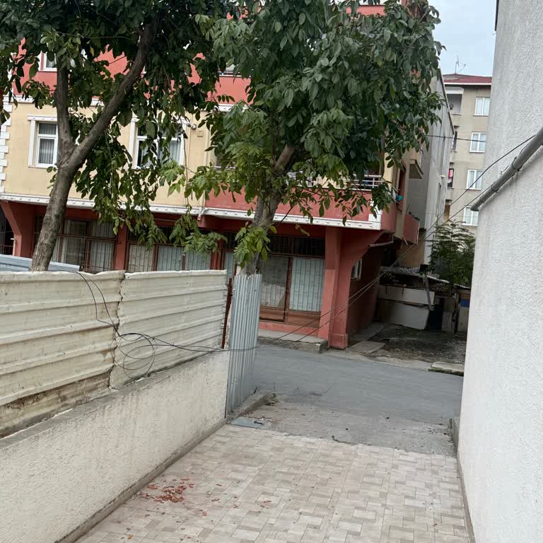 İnşaat Sonrası Kopan Kablolar Nedeniyle 3 Gündür İnternetsiz Kaldım, Acil Çözüm Bekliyorum