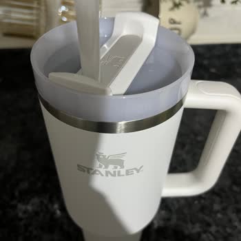 Stanley Termosumun Kapağı Eğri Ve Müşteri Hizmetlerinden Dönüş Alamadım