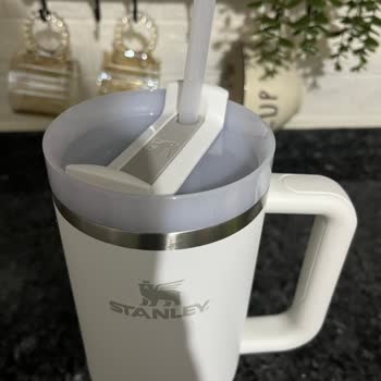 Stanley Termosumun Kapağı Eğri Ve Müşteri Hizmetlerinden Dönüş Alamadım