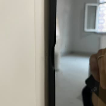 Ezilmiş Dolap Kapakları İçin Bir Ay Boyunca Geri Dönüş Yapılmadı