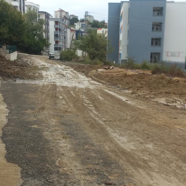 Körfez Mahallesi 5085 Sokakta 2 Yıldır Asfalt Yok Günlük Yaşam Zorlaşıyor