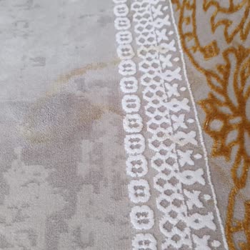 Şefkat Halı Yıkama Halılarım Teslim Edildiğinde Üzerlerinde Şerit Şerit Sarı Lekeler Vardı