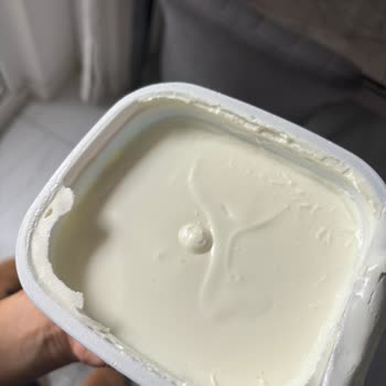 Son Kullanma Tarihi Geçmemiş Yoğurtta Küf Oluşumu Mağduriyet Yarattı