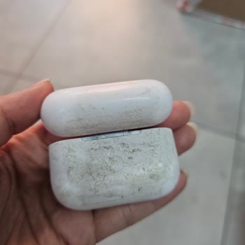 Parfüm Kapağı Akıttı Airpods Ve Çantam Zarar Gördü Mağaza İlgisiz Kaldı