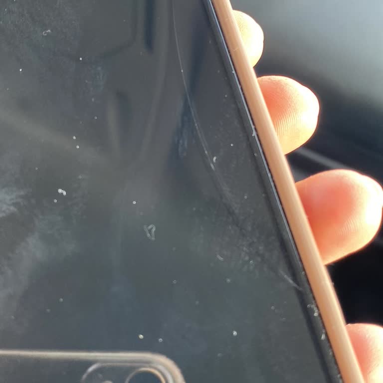 Buff Labs Kendi Kendine Çatlayan Ekran Koruyucuya Ve İlgisiz Müşteri Hizmetine Tepki