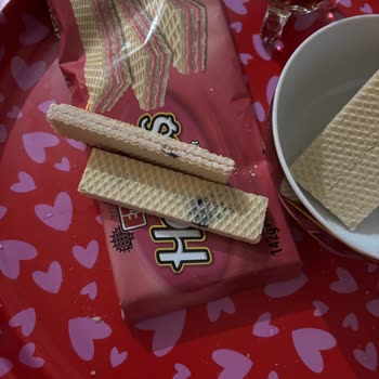 Eti Çilekli Gofretin İçinden Çıkan Yabancı Madde Sağlığımı Riske Soktu