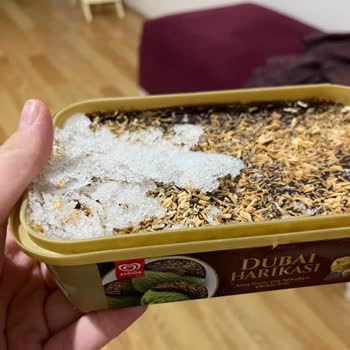 Aldığım Dondurmada Yoğun Buzlanma Ve Karlanma İle Karşılaştım
