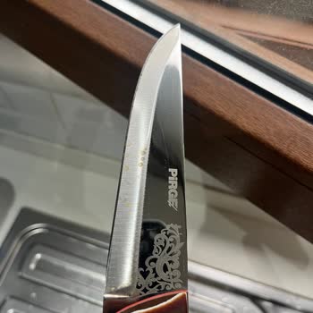 Yeni Alınan Şef Bıçağında Kısa Sürede Pas Lekeleri Oluştu