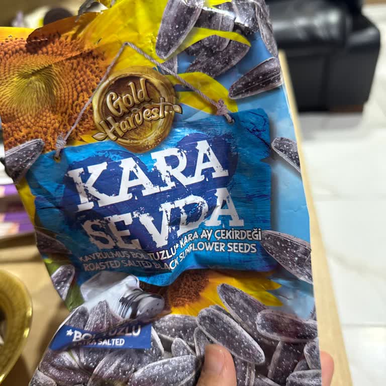 Taze Olması Gereken Çekirdek Bayat Ve Acı Çıktı