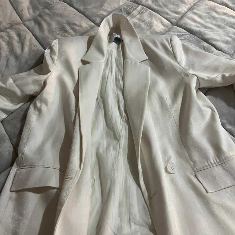 Bir Kez Giyilen Blazer Cekette Dikiş Ve Astarda Sorun