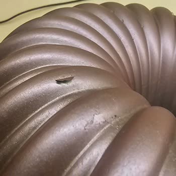 İlk Kullanımda Boyası Atan Kek Kalıbı Hayal Kırıklığı Yarattı