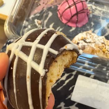 Aldığım Kuru Pastadan Kıl Çıktı, Ücret İadesi Talep Ediyorum