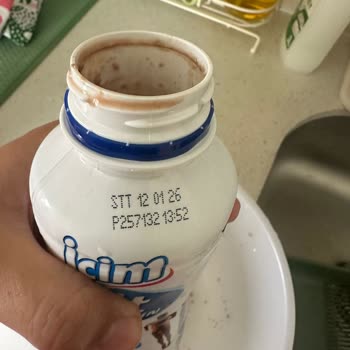 Son Kullanma Tarihi Geçmemiş Protein Sütünde Kötü Koku Ve Topaklanma Sorunu Yaşadım