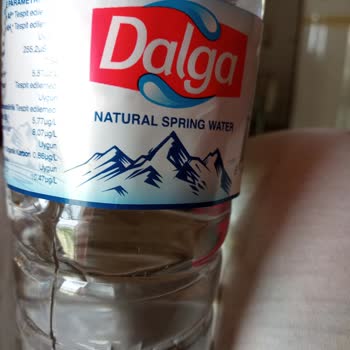 Dalga Su Şişesinde Oluşan Partiküller Ve Müşteri Hizmetlerine Ulaşamama!