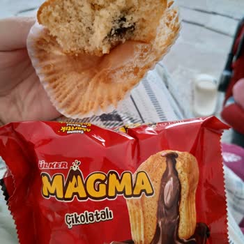 Görseldeki Akışkan Çikolata Gerçekte Yok: Ülker Magma Kek Hayal Kırıklığı