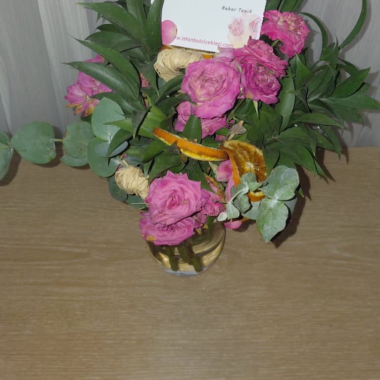 Geç Teslimat Ve Bozuk Çiçek, Manevi Değeri Yüksek Hediyemi Mahvetti