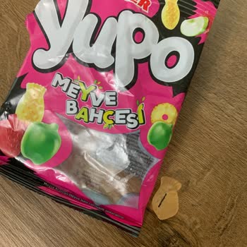 Jelibonun İçinden Yabancı Cisim Çıkması Ve İlgisiz Müşteri Hizmetleri