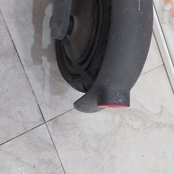 Yetkili Serviste Orijinal Olmayan Parçalar Ve Eksik Onarım Nedeniyle Mağduriyet