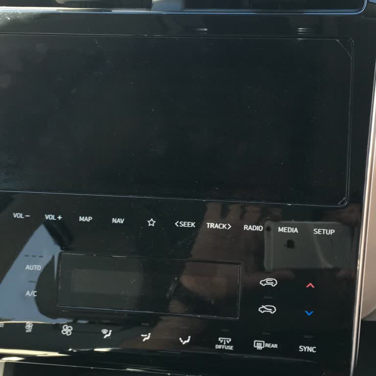 Hyundai Tucson Multimedya Ekranındaki Kaplama Sorunu Ve Yetersiz Servis Desteği