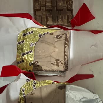 Son Kullanma Tarihi Geçmemiş Ülker Sütlü Kare Çikolataların Bozuk Çıkması Ve Mağduriyet