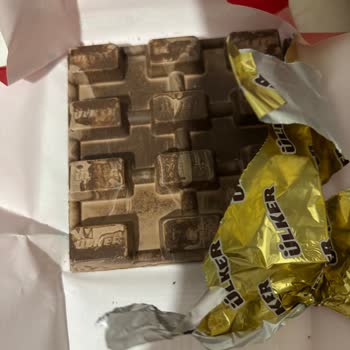 Son Kullanma Tarihi Geçmemiş Ülker Sütlü Kare Çikolataların Bozuk Çıkması Ve Mağduriyet