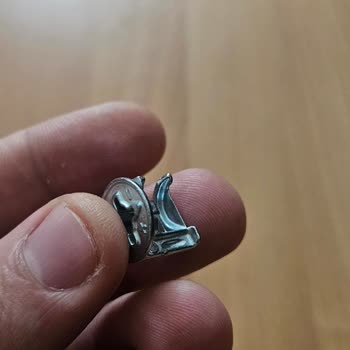 Eksik Parçalı Vestiyer Teslimatı Ve Müşteri Hizmetlerine Ulaşılamaması