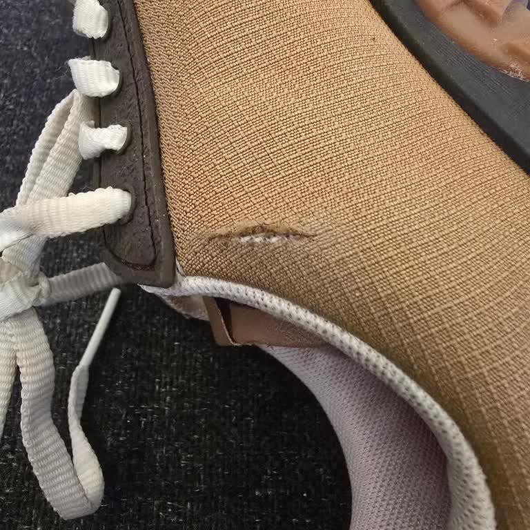 Az Kullanımla Ayakkabıda Aynı Bölgede Yırtık Oluştu