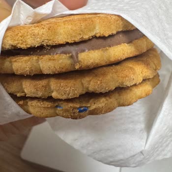 Bisküvi Paketinden Plastik Parça Çıktı Hijyen Ve Sağlık Riski Yaşadım