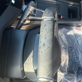 Sıfır Peugeot E308 Direksiyon Derisi Kalktı Bayi Çözüm Sunmadı