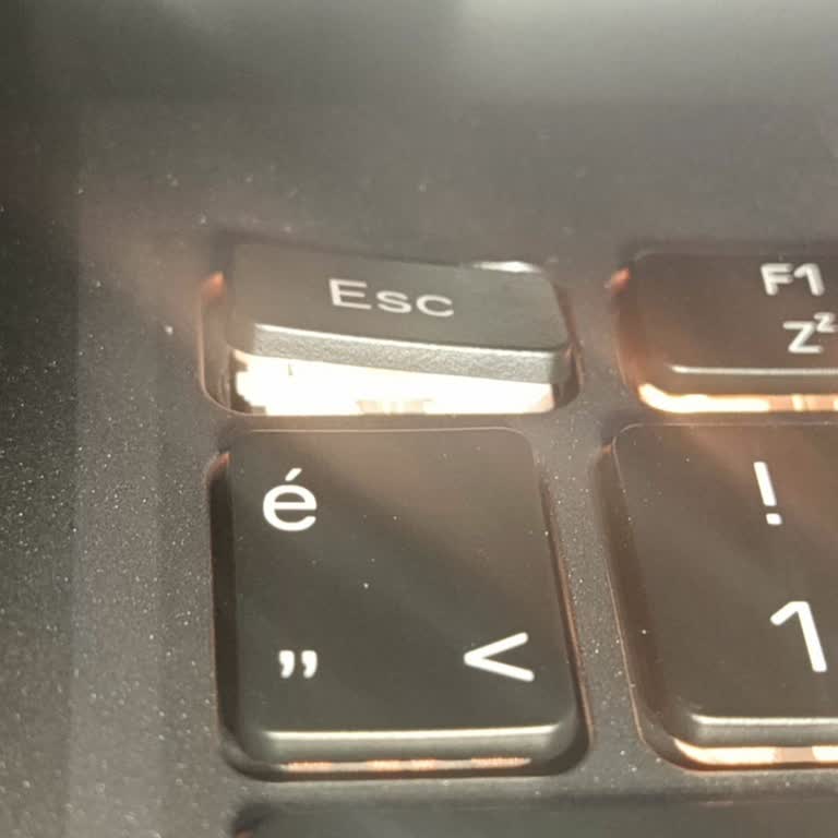 Kusurlu Laptop, Belirsiz Süreç Ve Mağduriyet!