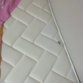 Yeni Alınan Yatakta Kısa Sürede Sararma Ve Müşteri Hizmetlerinden Dönüş Alamama