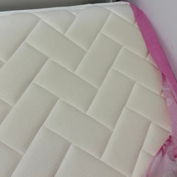 Yeni Alınan Yatakta Kısa Sürede Sararma Ve Müşteri Hizmetlerinden Dönüş Alamama