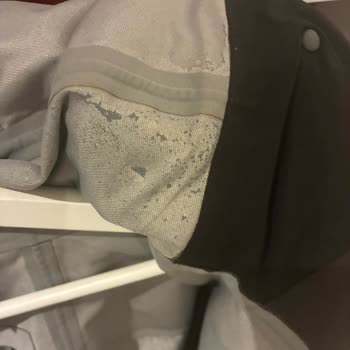 North Face Montun Kapüşon Astarında Erken Dökülme Sorunu