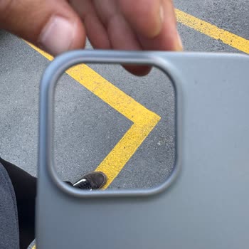 Kılıfta Sararma Ve Müşteri Hizmetlerinden Olumsuz Geri Dönüş