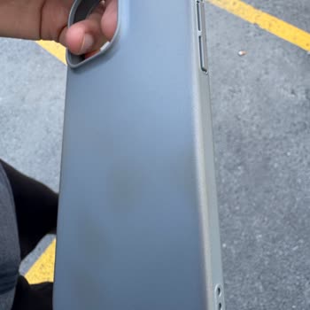 Kılıfta Sararma Ve Müşteri Hizmetlerinden Olumsuz Geri Dönüş