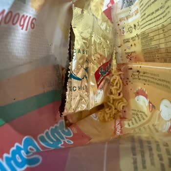 Açık Baharat Paketi Nedeniyle Bozulmuş Noodle Deneyimi