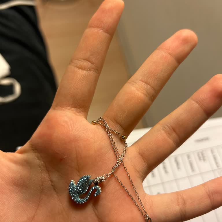 Swarovski Kolye Zincirinde Kısa Sürede Kararma Sorunu
