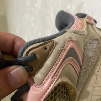 Aldığım Lacoste Ayakkabıda Çatlama Ve Deformasyon, Değişim Reddedildi