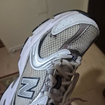 New Balance 530 Ayakkabımın Yan İç Astarında Erken Yırtılma Sorunu