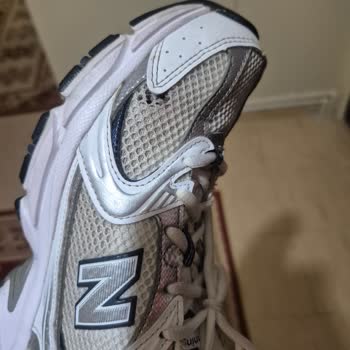 New Balance 530 Ayakkabımın Yan İç Astarında Erken Yırtılma Sorunu