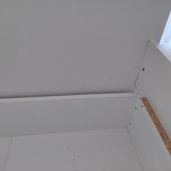 Kırık Ve Kusurlu Karyola, Yetersiz Müşteri Hizmeti Ve Para İadesi Talebi