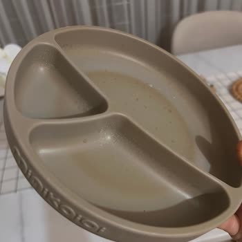 Oioi Çocuk Tabağında Renk Değişikliği Ve Lekeler Nedeniyle Mağduriyet