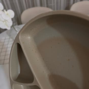 Oioi Çocuk Tabağında Renk Değişikliği Ve Lekeler Nedeniyle Mağduriyet