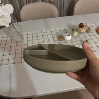 Oioi Çocuk Tabağında Renk Değişikliği Ve Lekeler Nedeniyle Mağduriyet