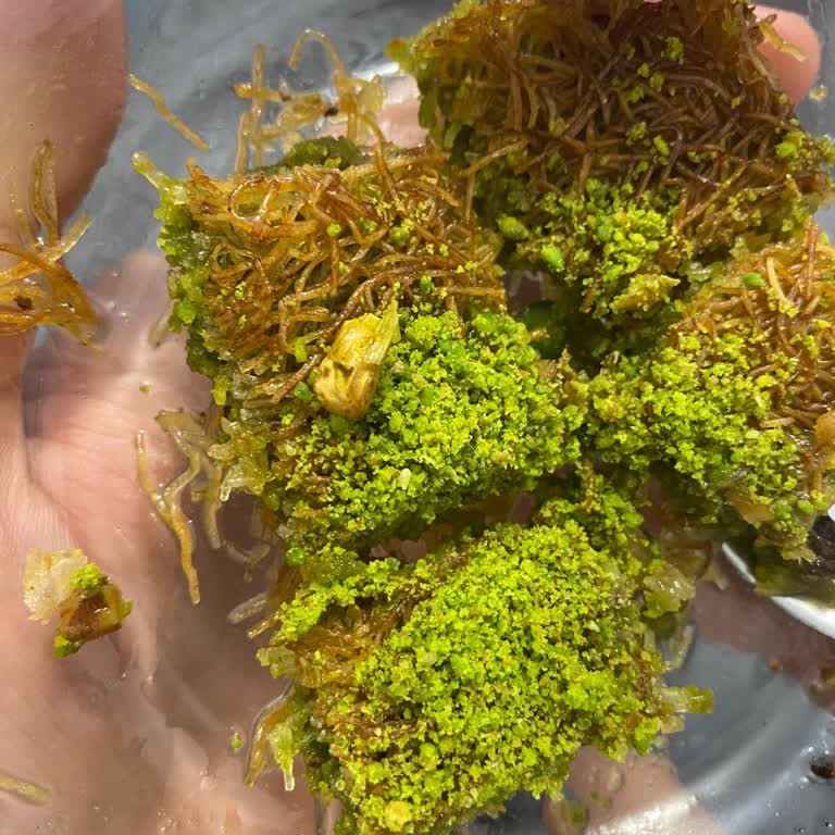 Kadayıfın İçinden Sert Cisim Çıktı, Sağlığım Tehlikeye Girdi Ve Kimseye Ulaşamadım