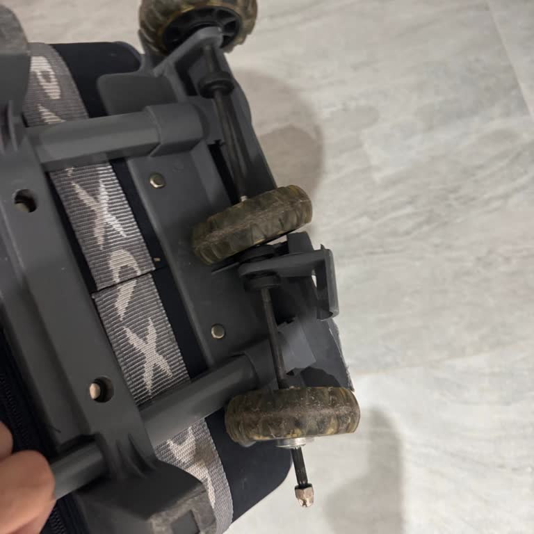 Ajet Uçuşunda Hasar Gören Bagajım İçin Çözüm Sunulmadı