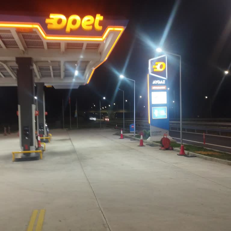 Varan Turizm Yolcuyu Opet İstasyonunda Bırakıp Yoluna Devam Etti