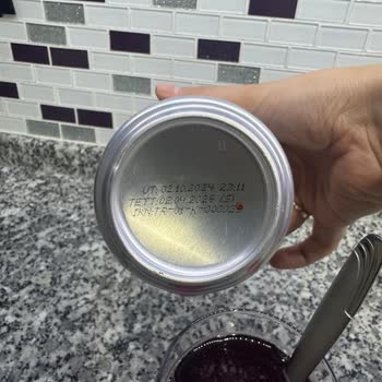 Aroma Vişne Meyve Suyunda Bozulmuş Tat Ve Tortu Sorunu