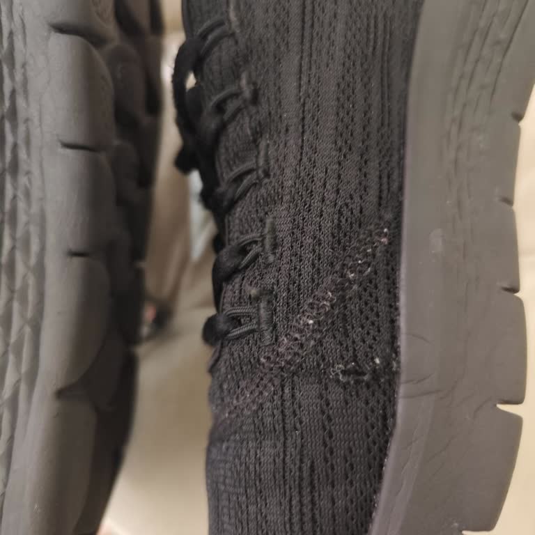 2 Yıl Garantili Diye Aldım, 3 Ayda Ayakkabı Yırtıldı Ve Destek Alamadım